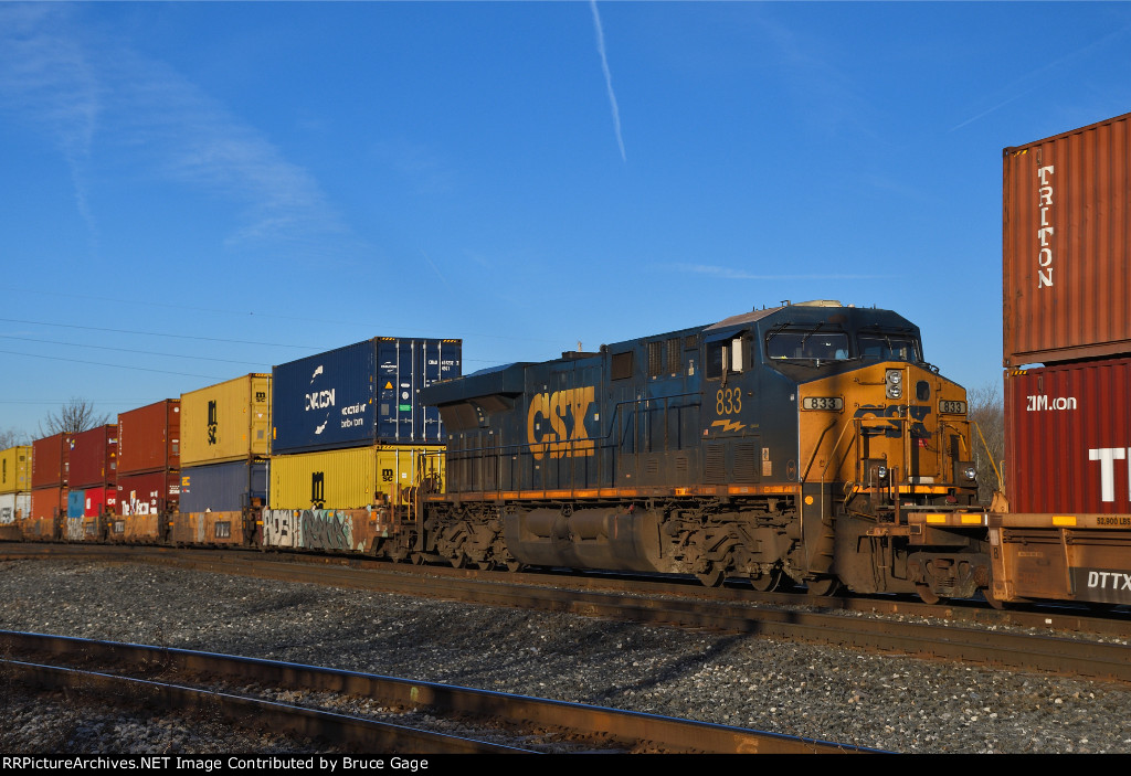 CSX 833